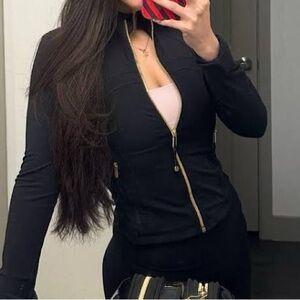 Lululemon Define Jacket Nulu Black with Gold Hardware Zippers Size 10 Like New